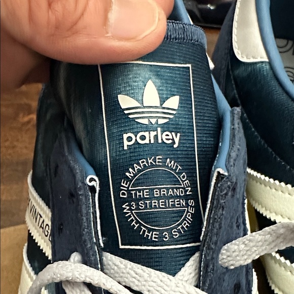 Adidas Men's Trx Vintage Sneakers - Picture 7 of 9